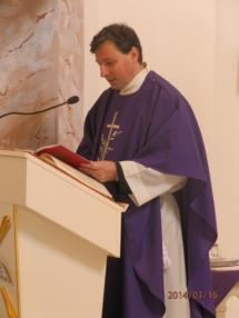 ICLic.Mgr. Peter Manduch sa predstavuje na prvej omši vo farskom kostole. ICLic.Mgr. Peter Manduch sa predstavuje na prvej omši vo farskom kostole.