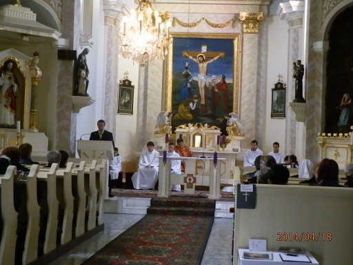Fotogaléria Veľký piatok, vigília a veľkonočná nedeľná omša vo farskom kostole Všetkých svätých_18.-20.4.2014 (54) Veľký piatok, vigília a veľkonočná nedeľná omša vo farskom kostole Všetkých svätých_18.-20.4.2014