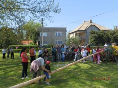 Programom nás zabavili deti zo ZŠ a MŠ. Programom nás zabavili deti zo ZŠ a MŠ.