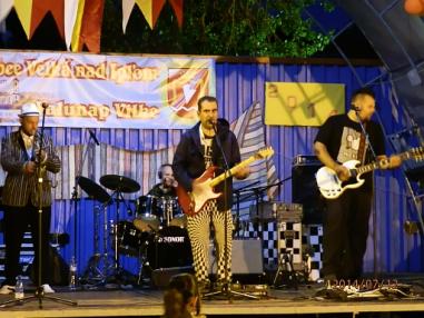 Večerný koncert skupiny Polemic a tanečná zábava. Večerný koncert skupiny Polemic a tanečná zábava.