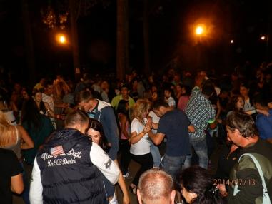 Večerný koncert skupiny Polemic a tanečná zábava. Večerný koncert skupiny Polemic a tanečná zábava.