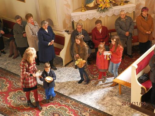 Fotogaléria Sviaročná sv. omša patrónky farského kostola Všetkých Svätých_9.11.2014 (29) Sviaročná sv. omša patrónky farského kostola Všetkých Svätých_9.11.2014