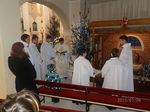 Fotogaléria Sviatok Troch kráľov-svätá omša vo farskom kostole_6.1.2015 (21) Sviatok Troch kráľov-svätá omša vo farskom kostole_6.1.2015