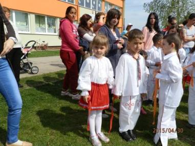 Vystupovanie detí MŠ a ZŠ s kultúrnym programom. Vystupovanie detí MŠ a ZŠ s kultúrnym programom.