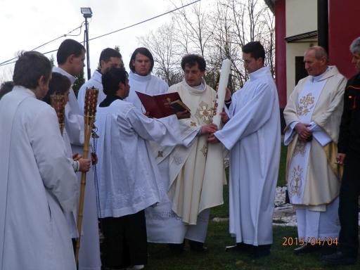 Fotogaléria Biela sobota-oslava Pánovho zmŕtvychvstania a požehnanie veľkonočnej sviece_4.4.2015 (32) Biela sobota-oslava Pánovho zmŕtvychvstania a požehnanie veľkonočnej sviece_4.4.2015