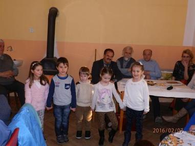 A helyi kétnyelvű óvoda tanulói kultúrműsorral ked A helyi kétnyelvű óvoda tanulói kultúrműsorral ked