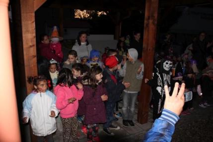 Halloween s deťmi ZŠ a MŠ za účasti rodičov a naši Halloween s deťmi ZŠ a MŠ za účasti rodičov a naši