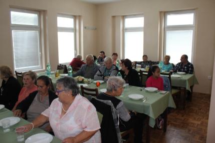 Prítomní hostia počas večere.Foto:Š. Šimon Prítomní hostia počas večere.Foto:Š. Šimon